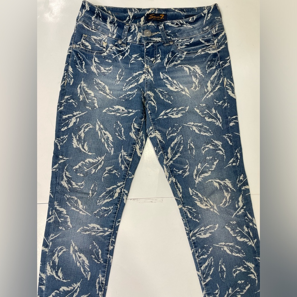 Seven7 Feather Print Skinny Jeans size 28
